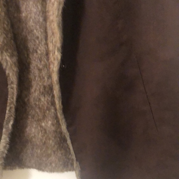 Brown faux fur vest - Picture 3 of 9